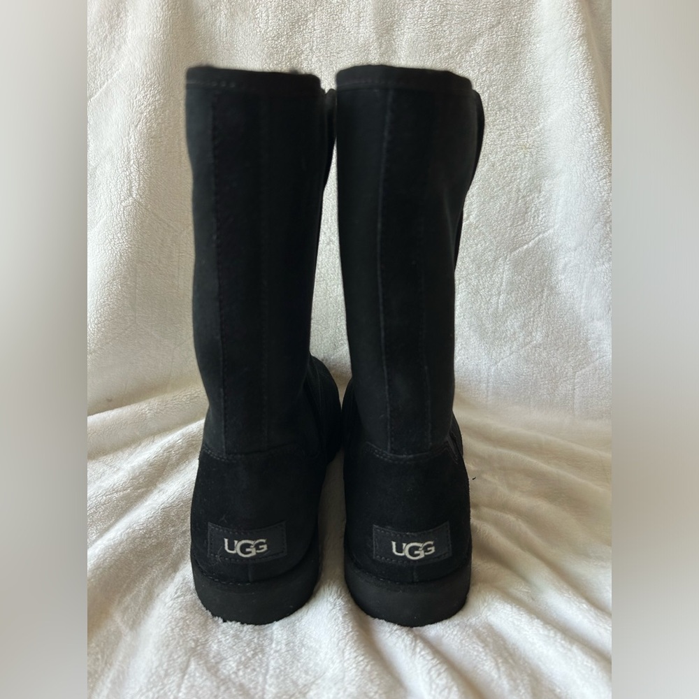 UGG women’s “Cory II” boot, size 8; BNWT!
